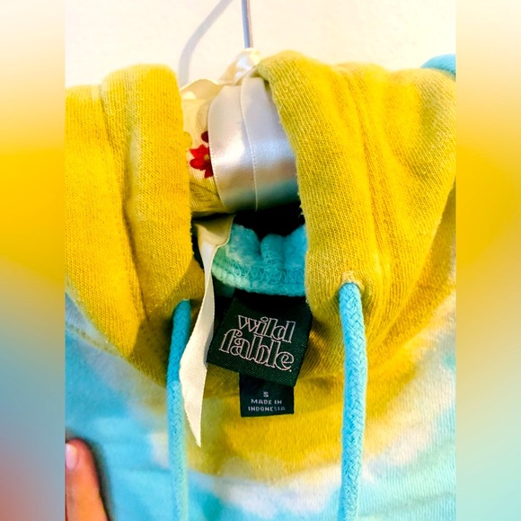 Small/medium Sweater Bundle 🌺 - Picture 6 of 15